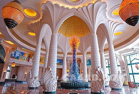 度假旅游迪拜大堂造型浮雕柱子艺术造型天花板造型吊灯